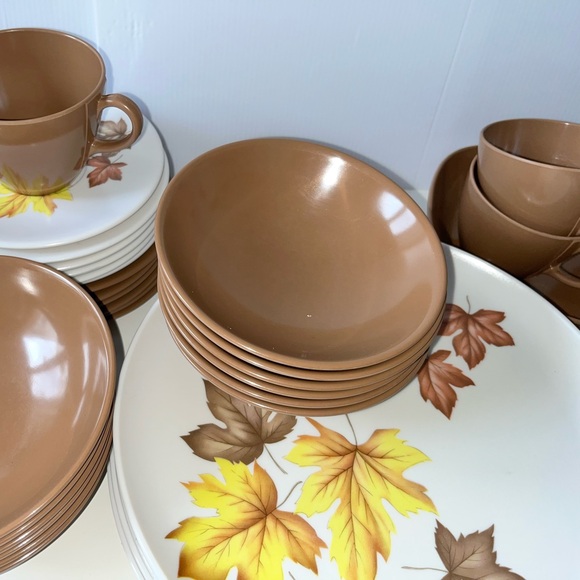 Vintage Melamine Park Avenue Dining Set - Picture 5 of 10